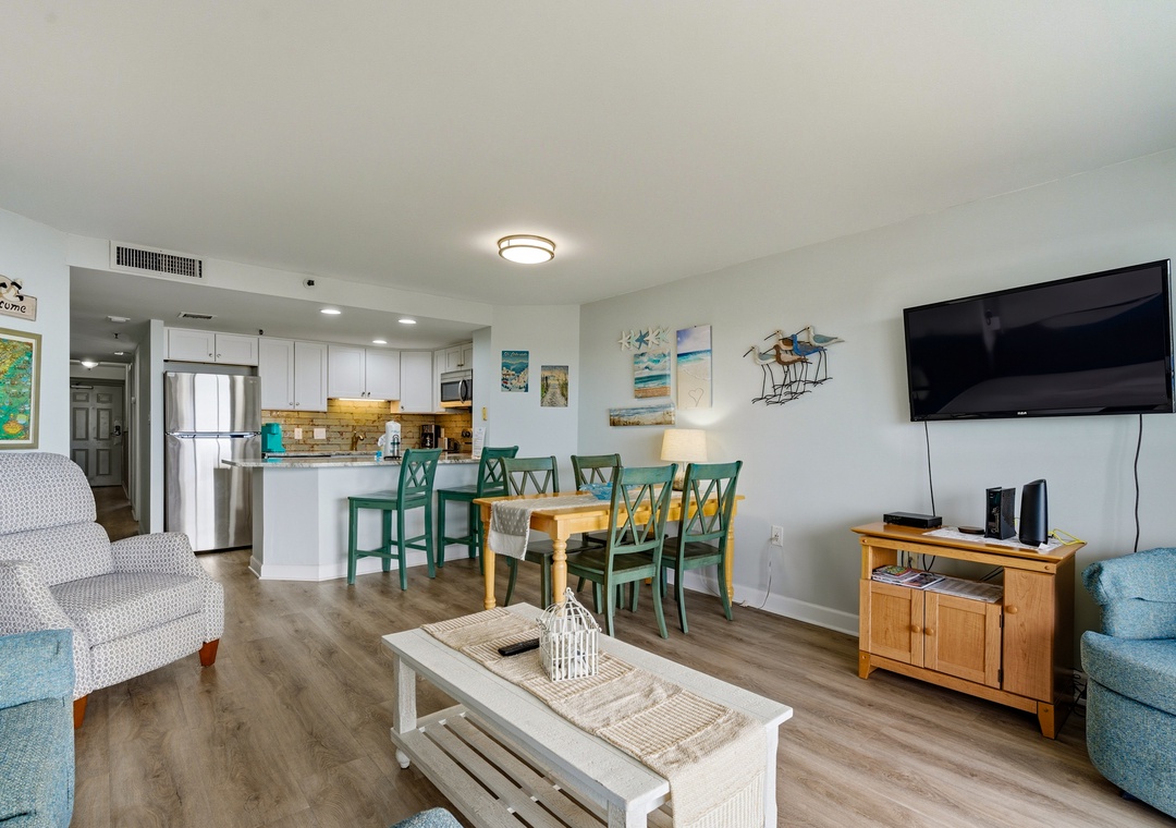 Enough space for the entire family to eat!