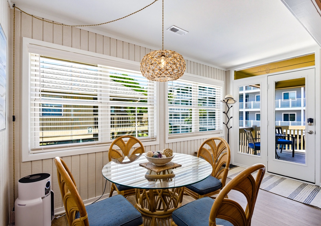 Esco's Escape Dining Area