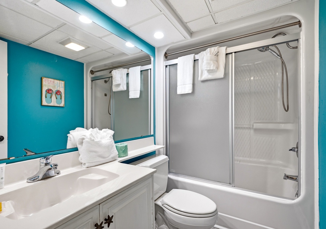 Beach Colony 210 - Primary Bath
