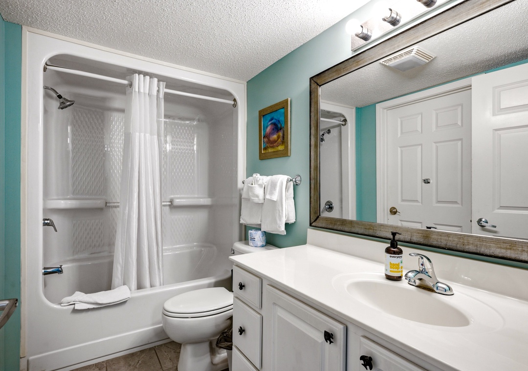 Paradise Resort 510 - Shared Bath