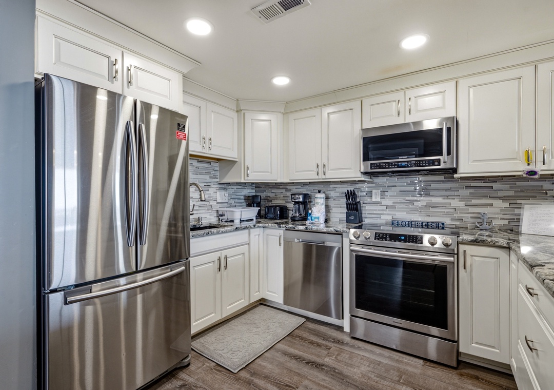 Holiday Towers 1103 - Kitchen