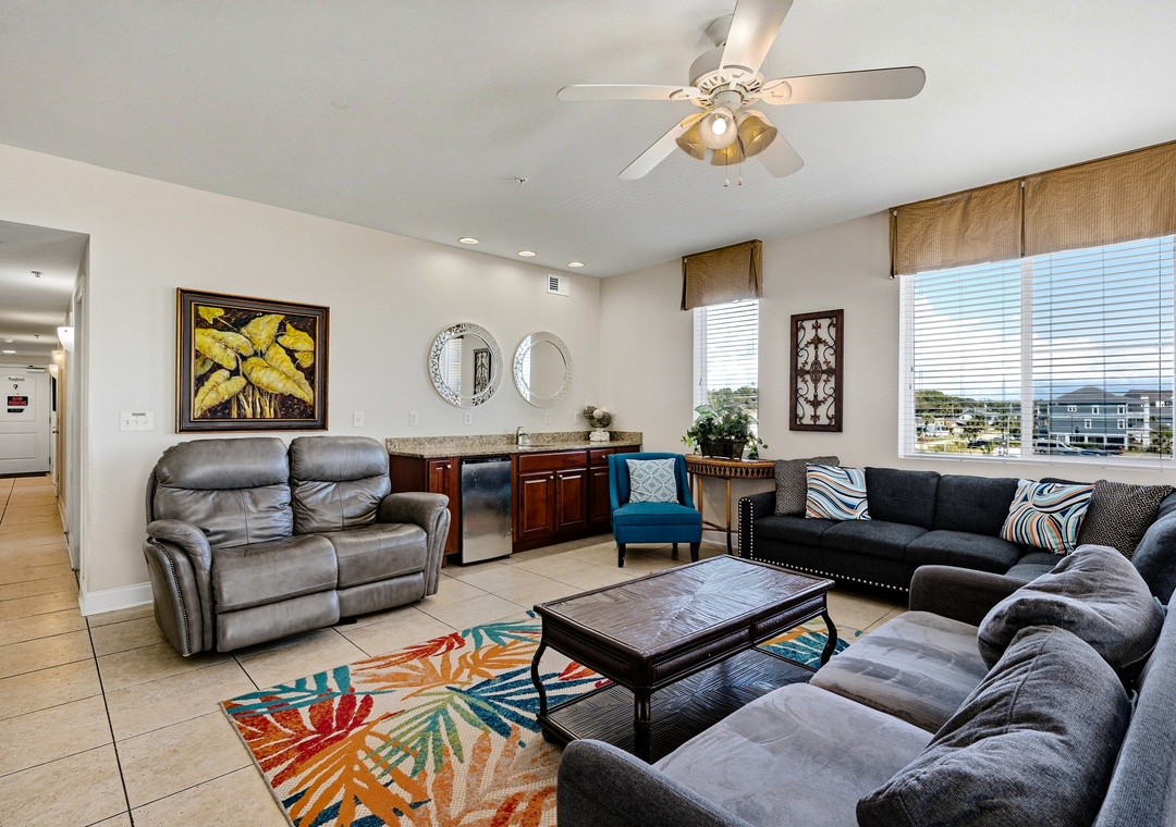 Ocean Breeze 2C | Living Area