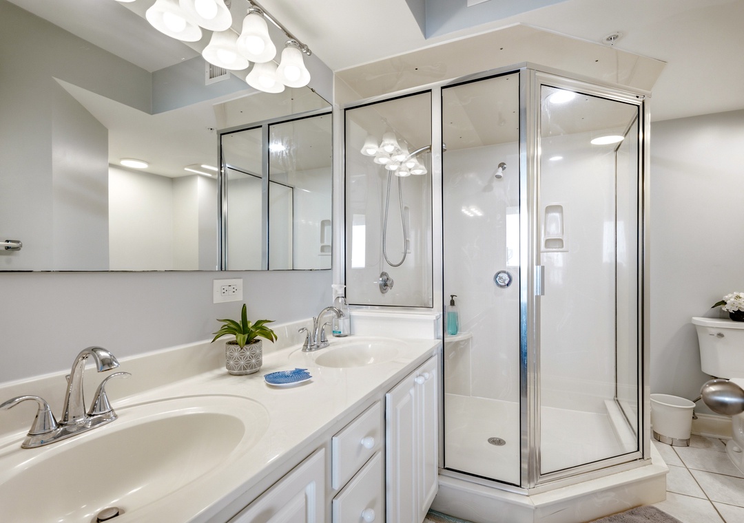 Emerald Cove 4A - Primary Bath