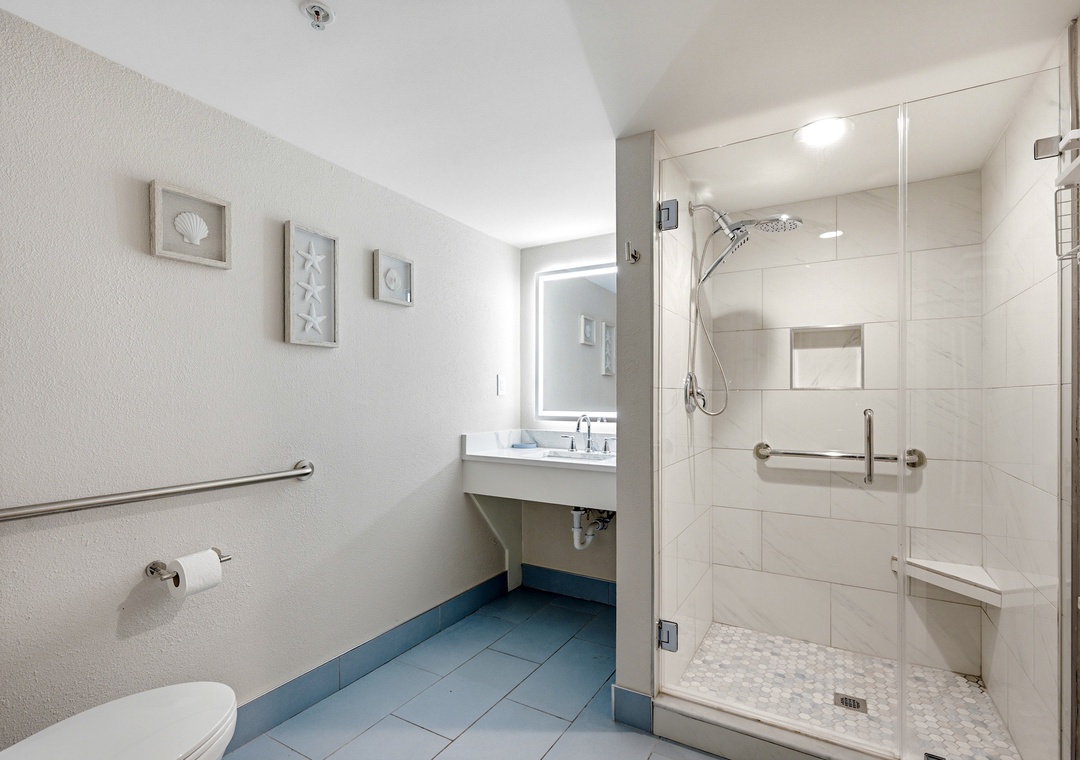 Bay View Resort 506 - Primary Bath