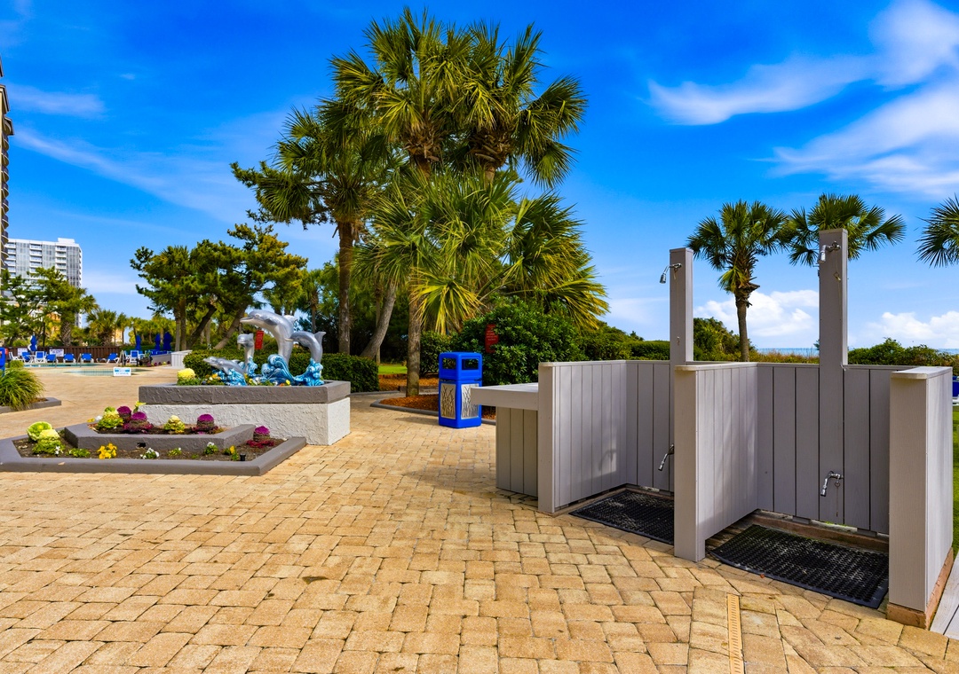 Beach Colony Resort - Outside Common Area