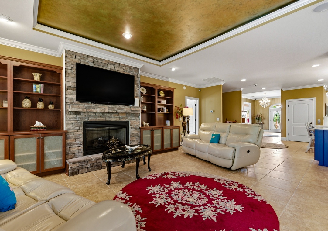 Regal Palms - Living Area