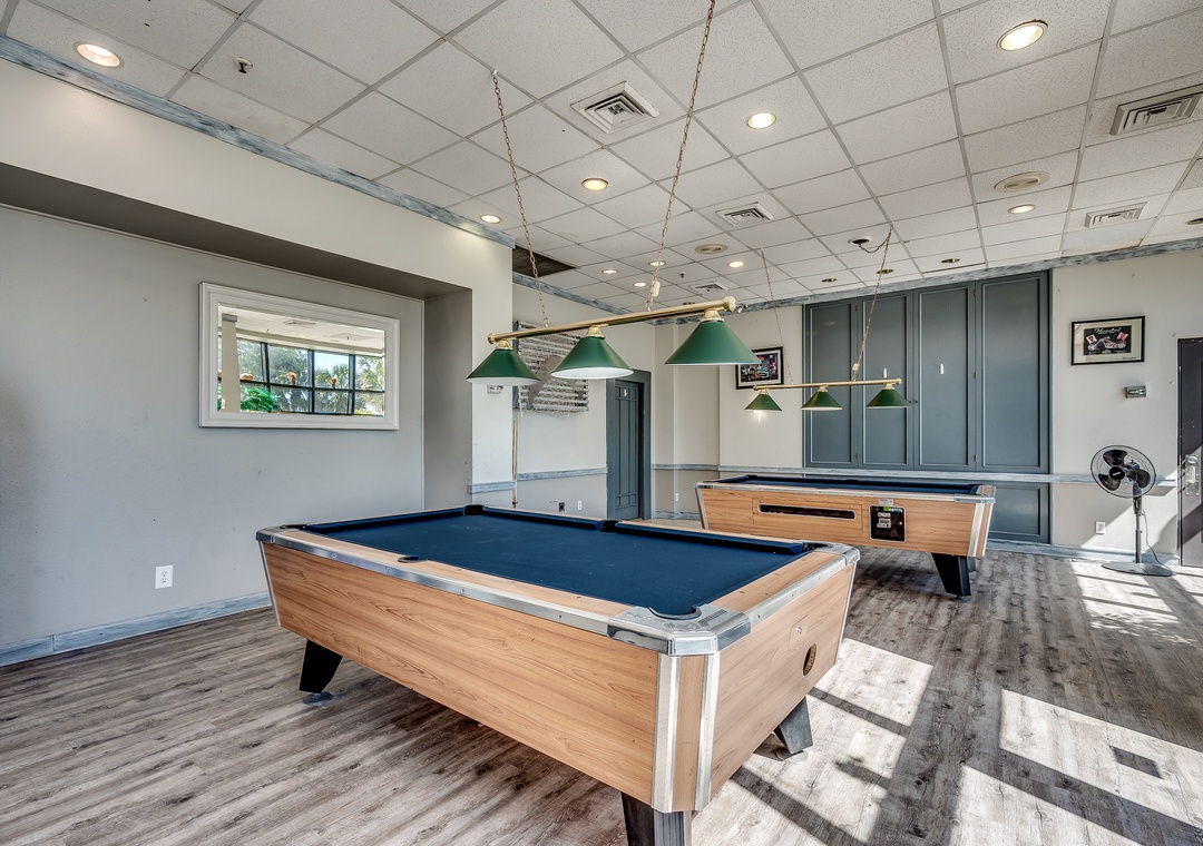 Beach Colony Resort - Game Room