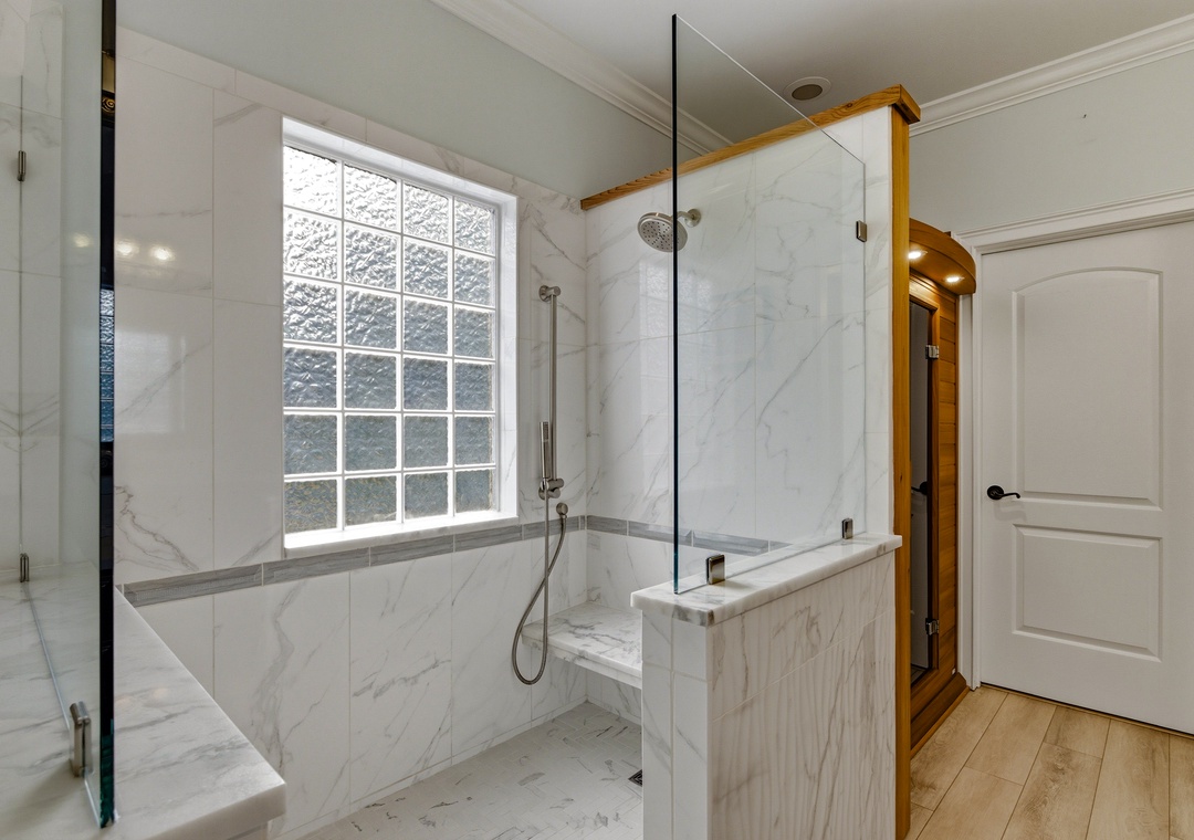 Regal Palms - Shower