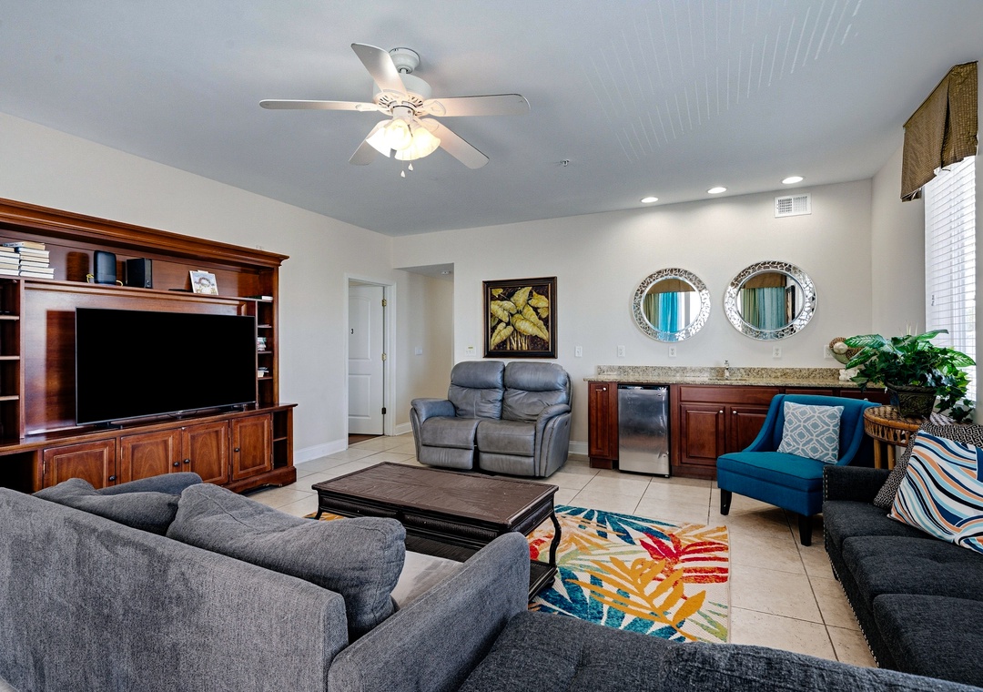 Ocean Breeze 2C | Living Area