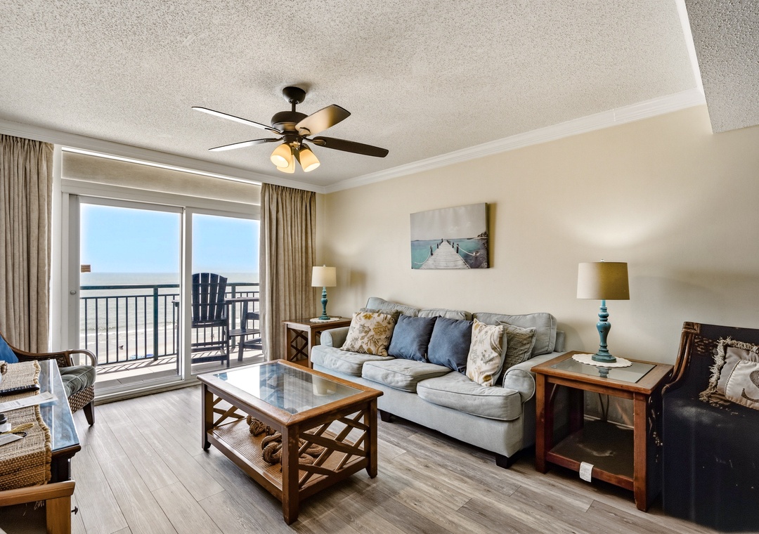 Paradise Resort 510 - Living Room