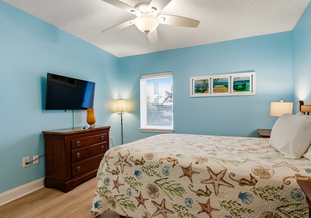 Guest Bedroom with Queen Bed