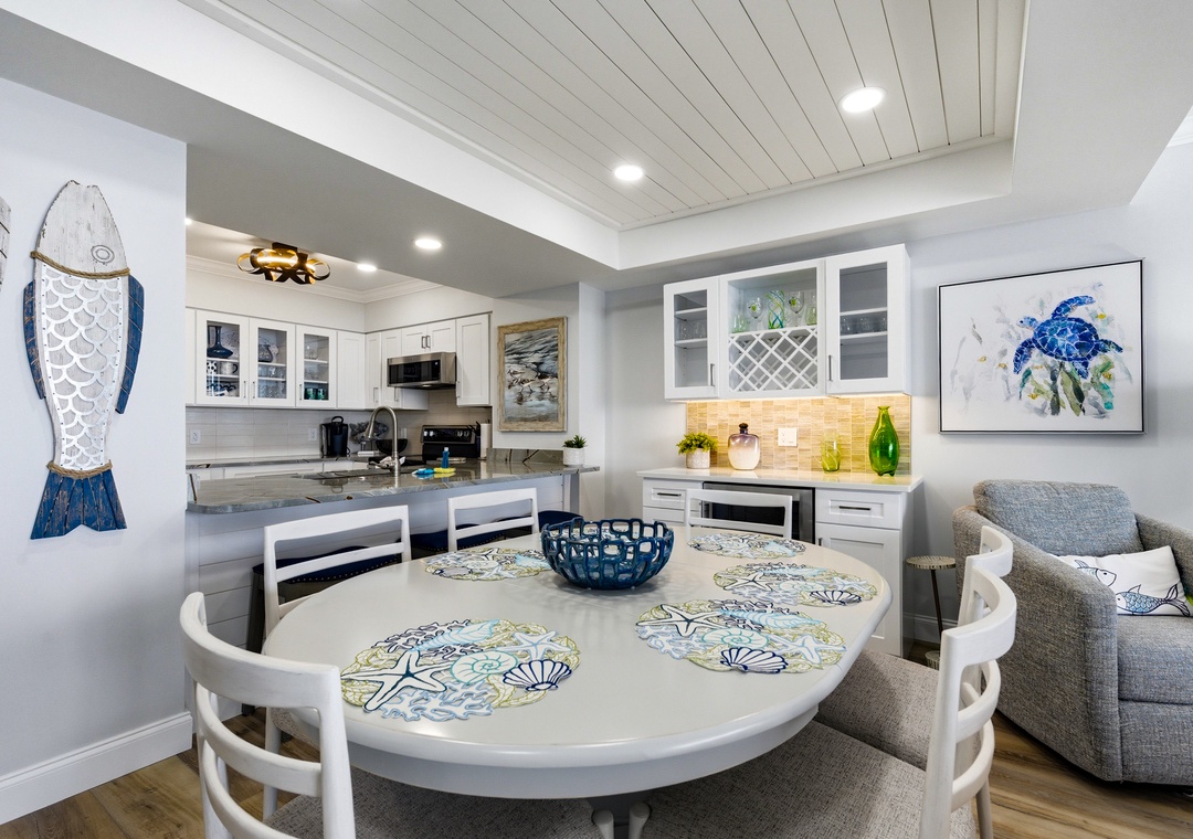 South Wind 1206 - Dining Area