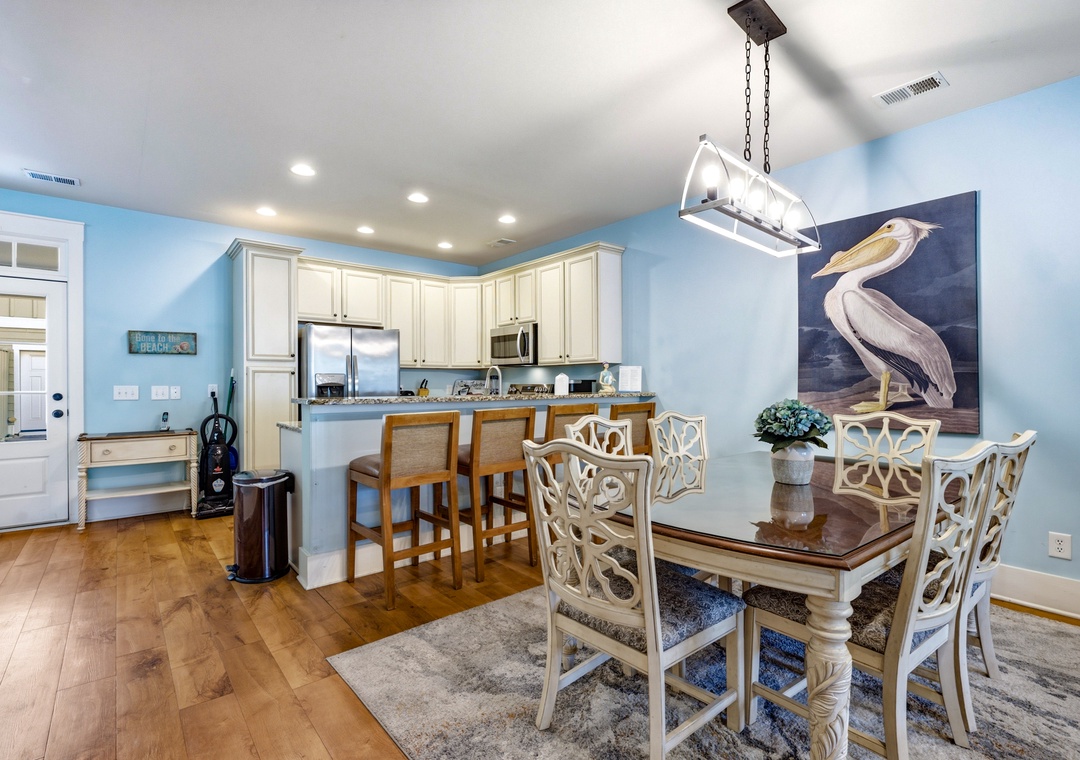 Family Tides - Dining Area