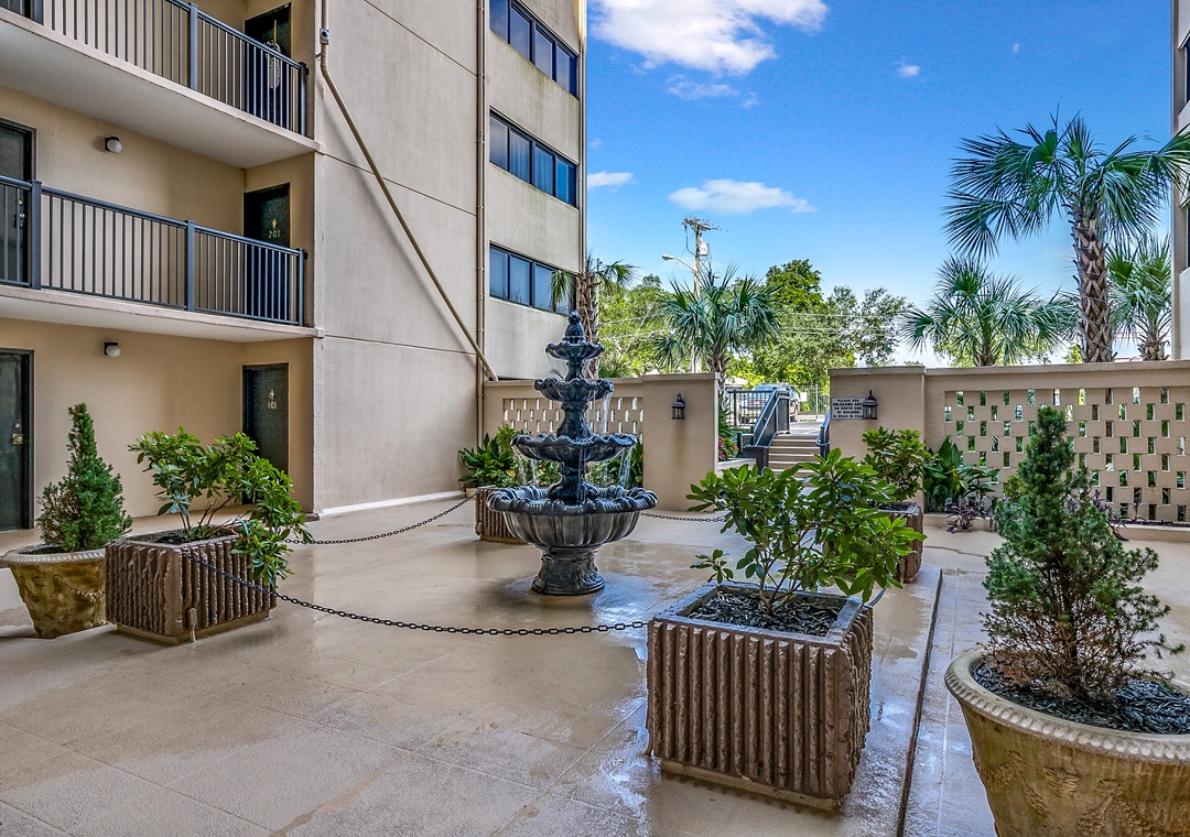 Holiday Towers 1103 - Courtyard
