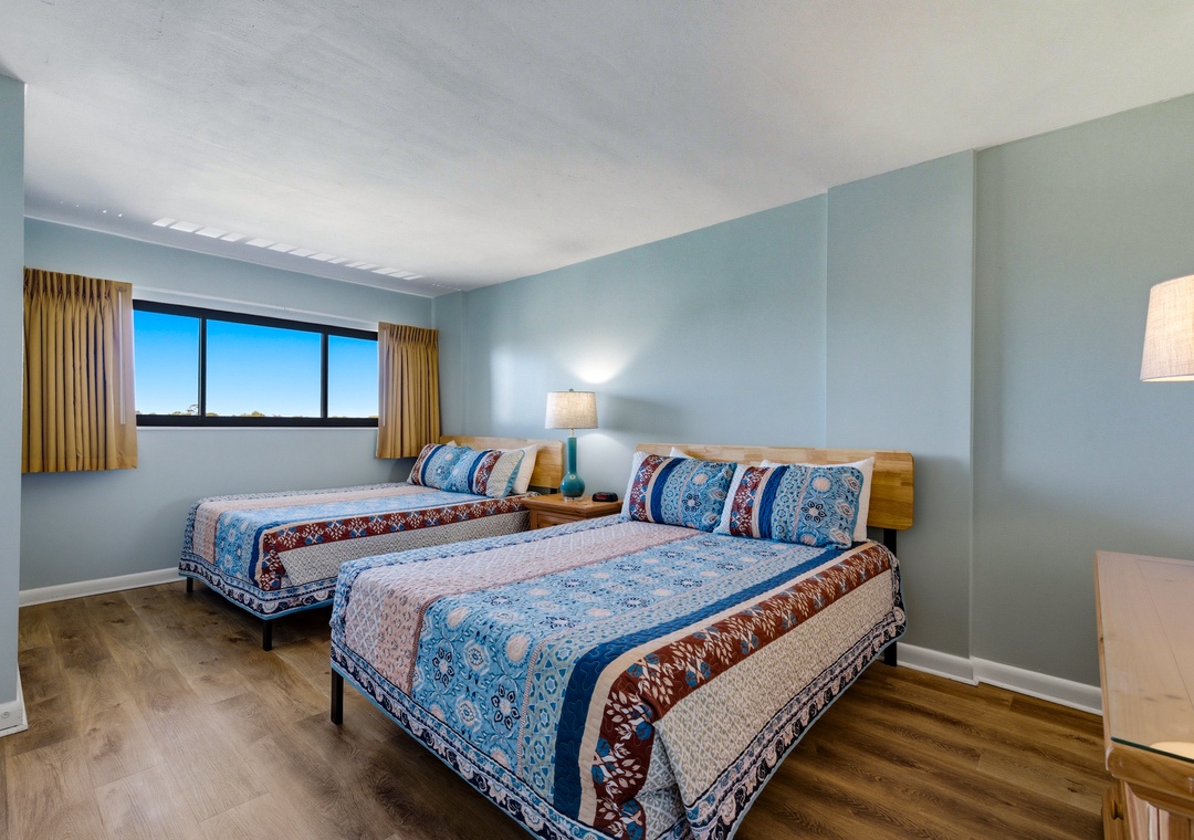 Guest bedroom.