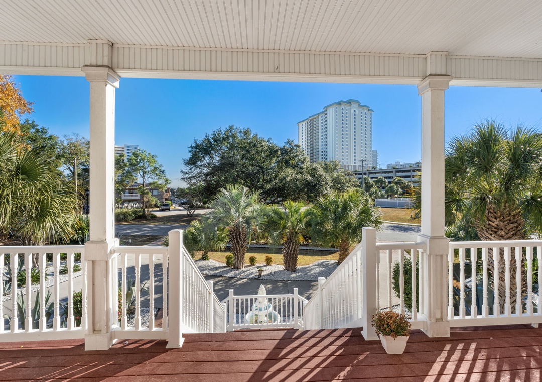 Regal palms - Front Porch