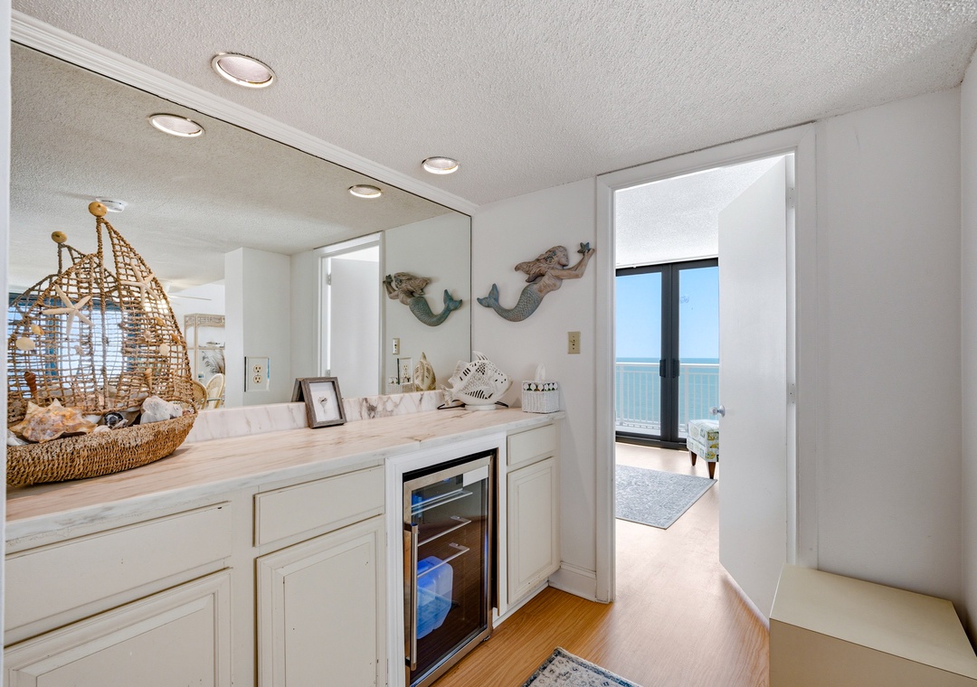 Shoreham Towers #1 PH4 - Wet Bar
