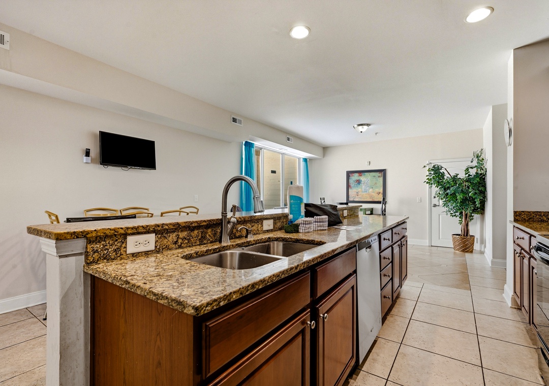 Ocean Breeze 2C | Kitchen