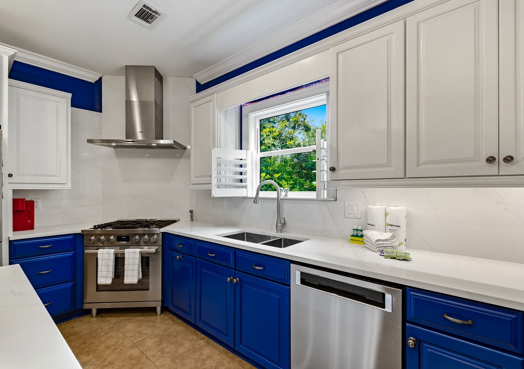 Regal Palms - Kitchen