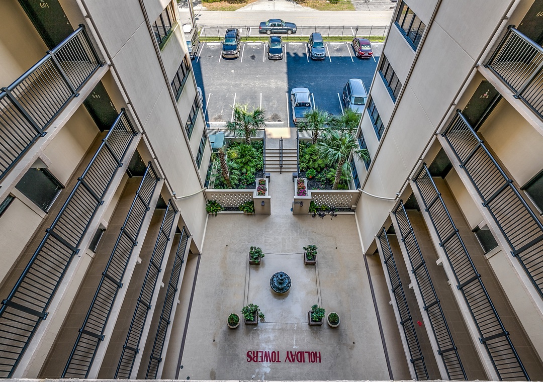 Holiday Towers 1103 - Courtyard