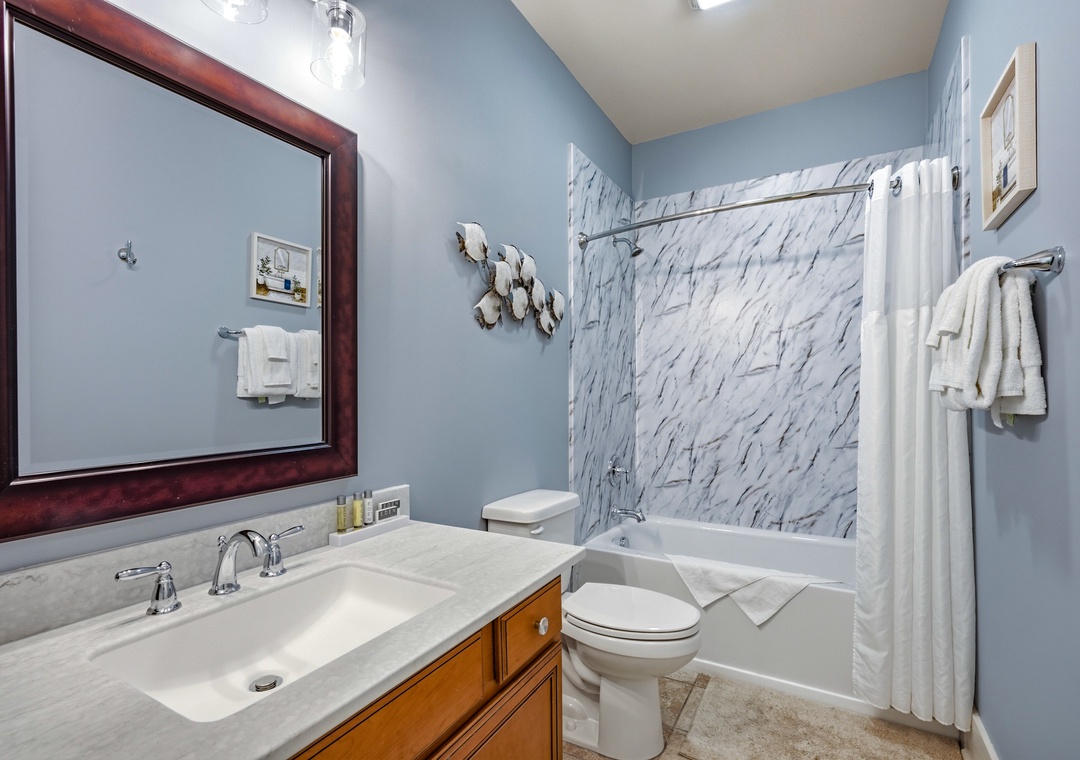 Family Tides - Shared Bathroom