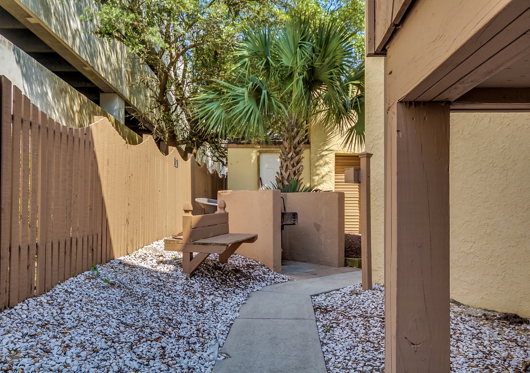 Anchorage I grill area