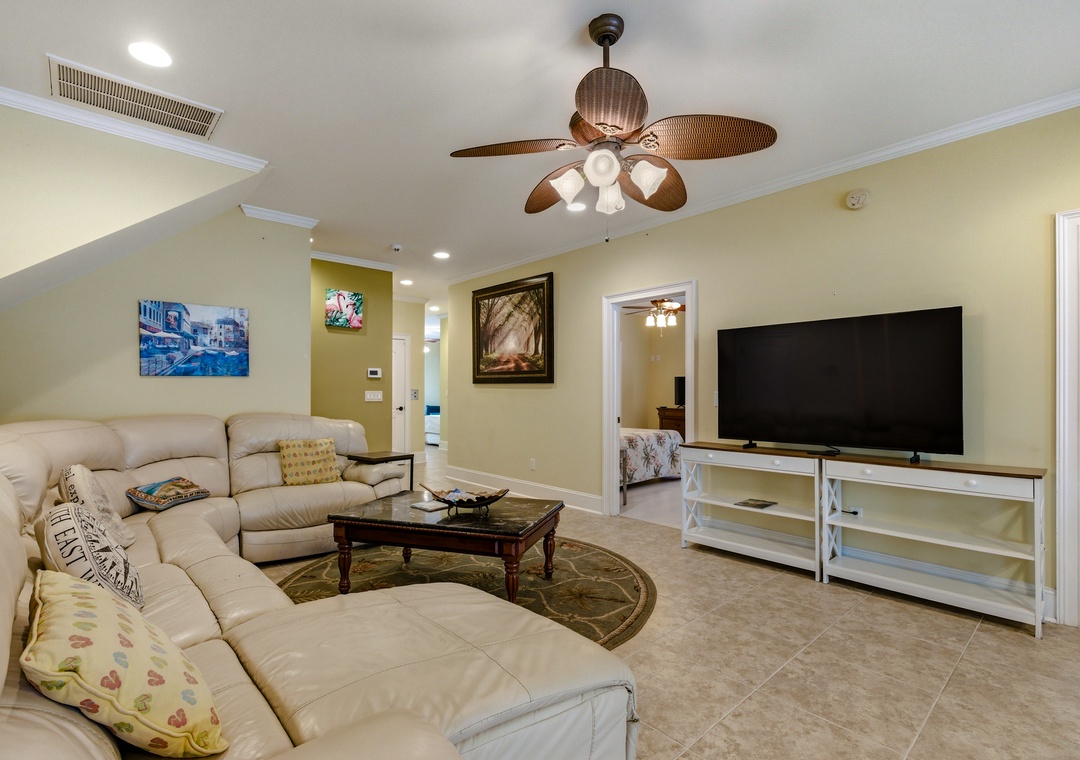 Regal Palms - Living room