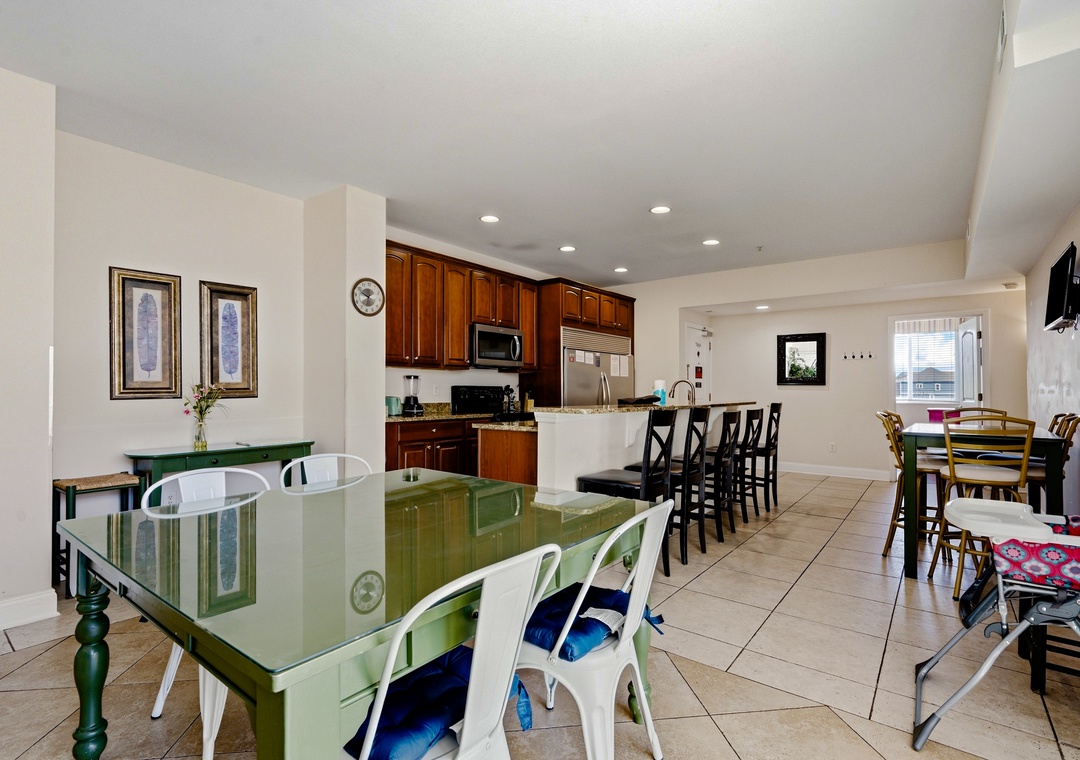Ocean Breeze 2C | Dining Area