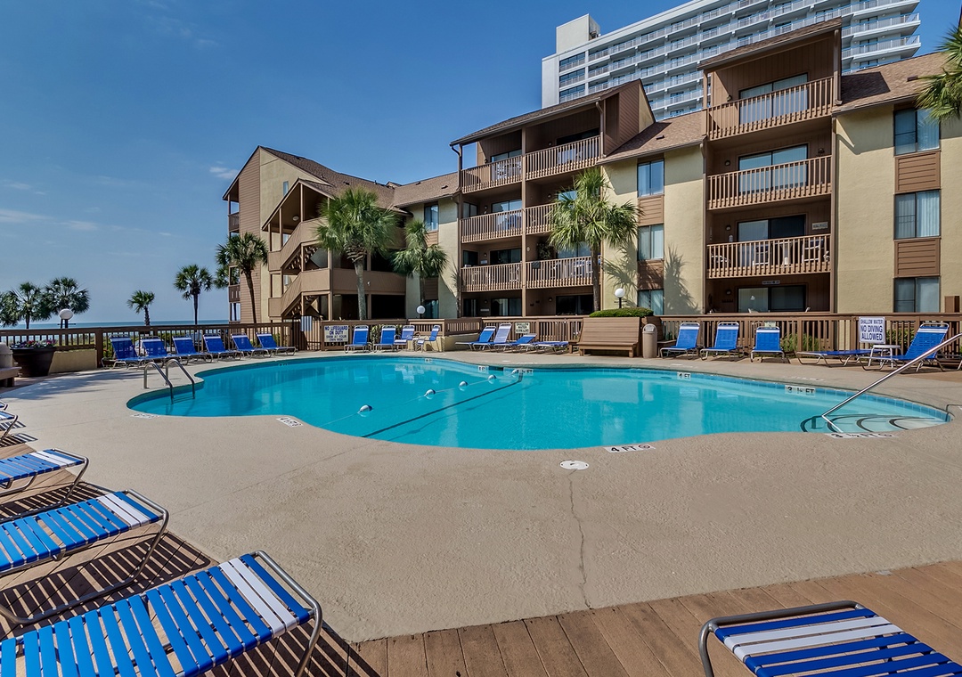 Anchorage I incredible pool deck