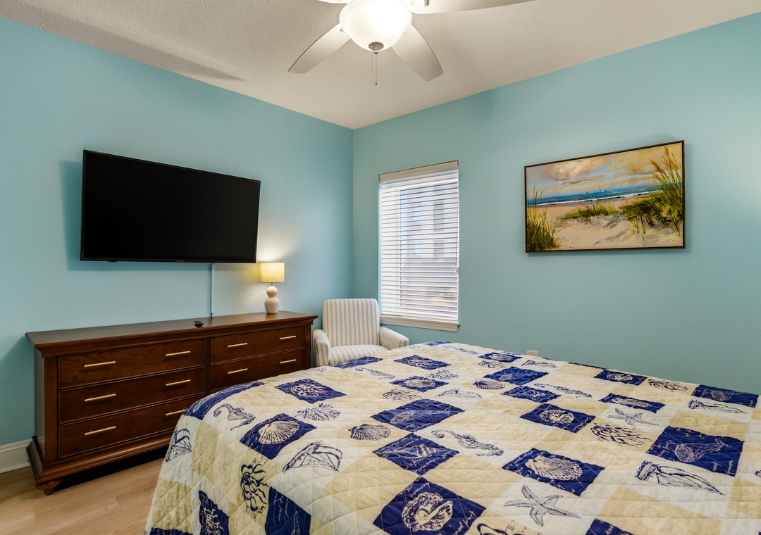 Guest Bedroom with Queen Bed