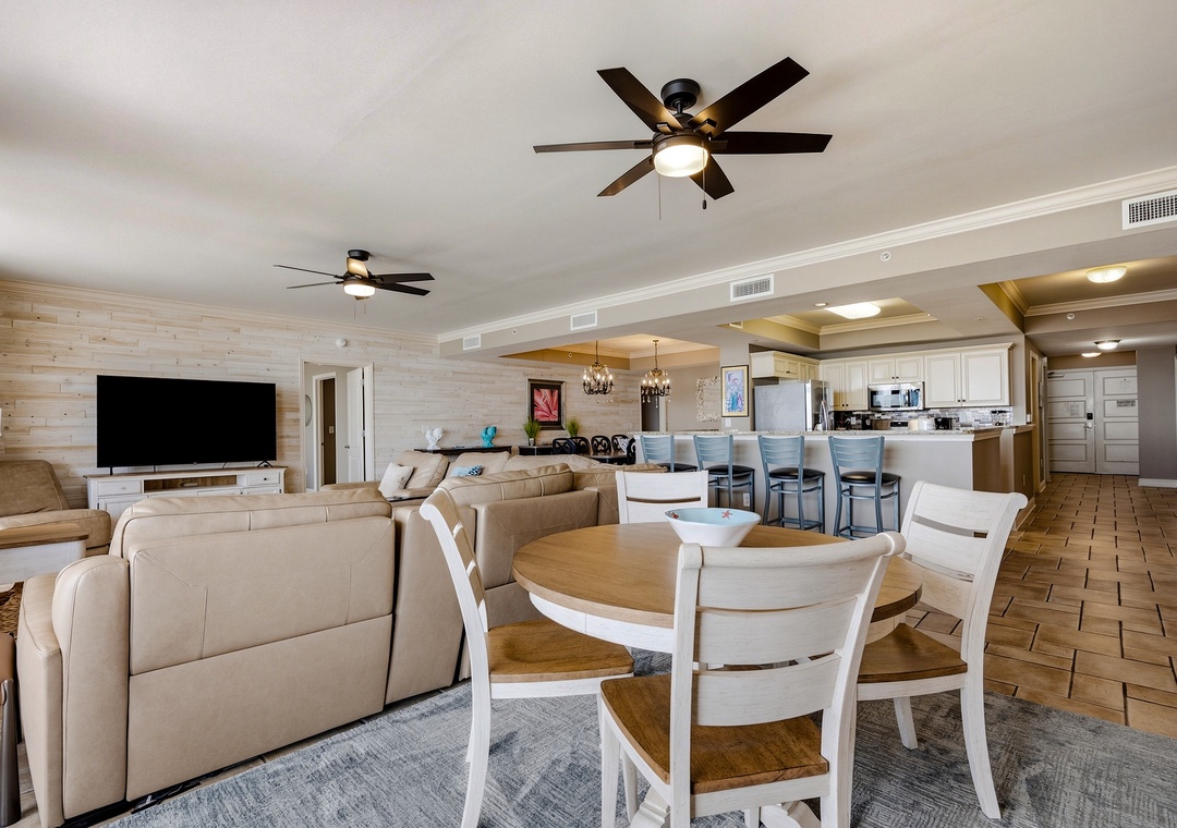 North Beach Resort 1003 | Dining Area