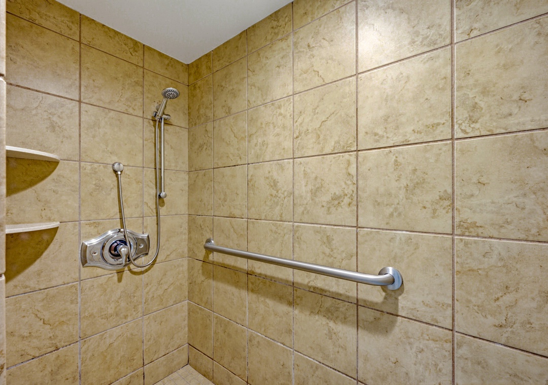 Bay View Resort 506 - Full Bath