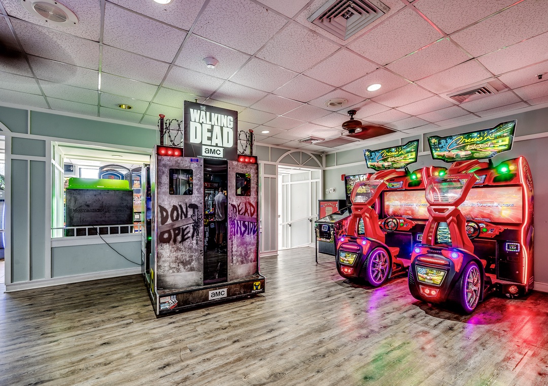 Beach Colony Resort - Game Room