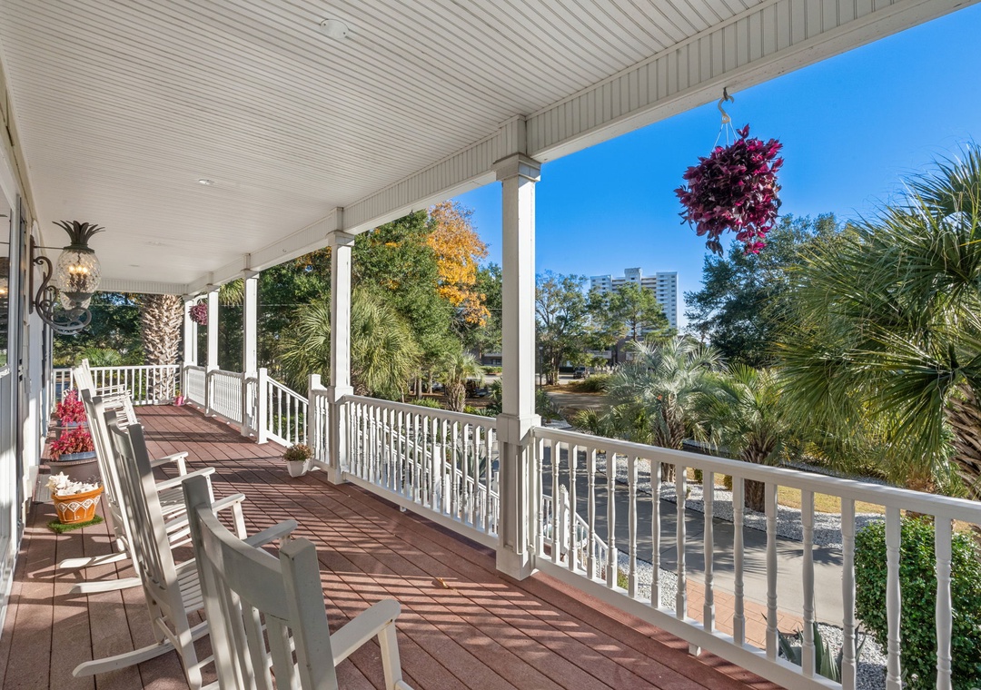 Regal palms - Front Porch