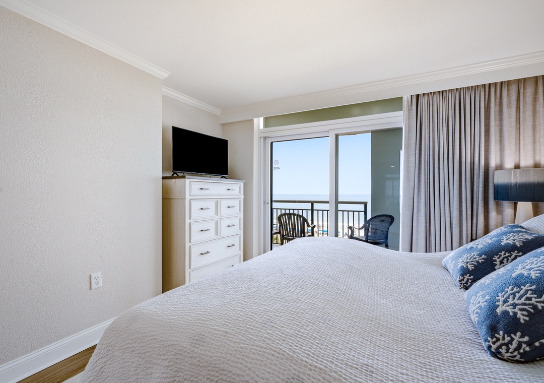 Bay View Resort 506 - Primary Bedroom