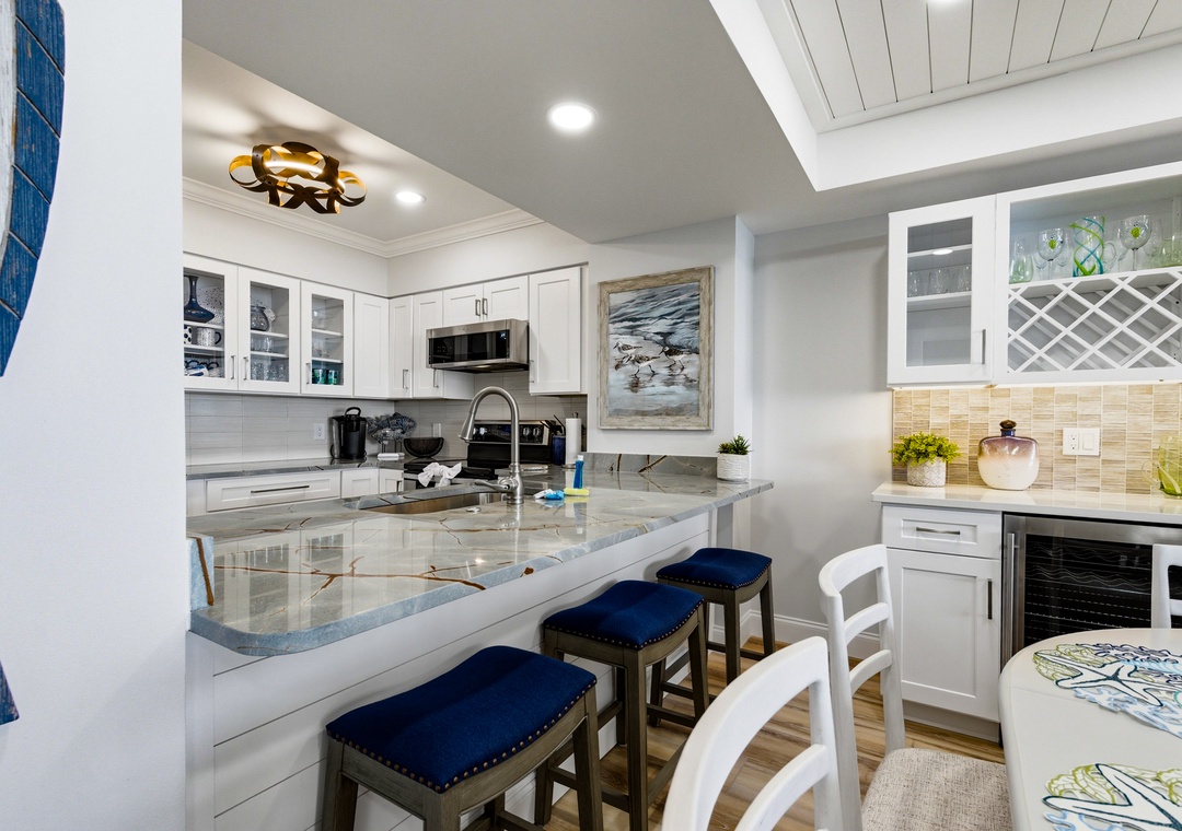 South Wind 1206 - Dining Area