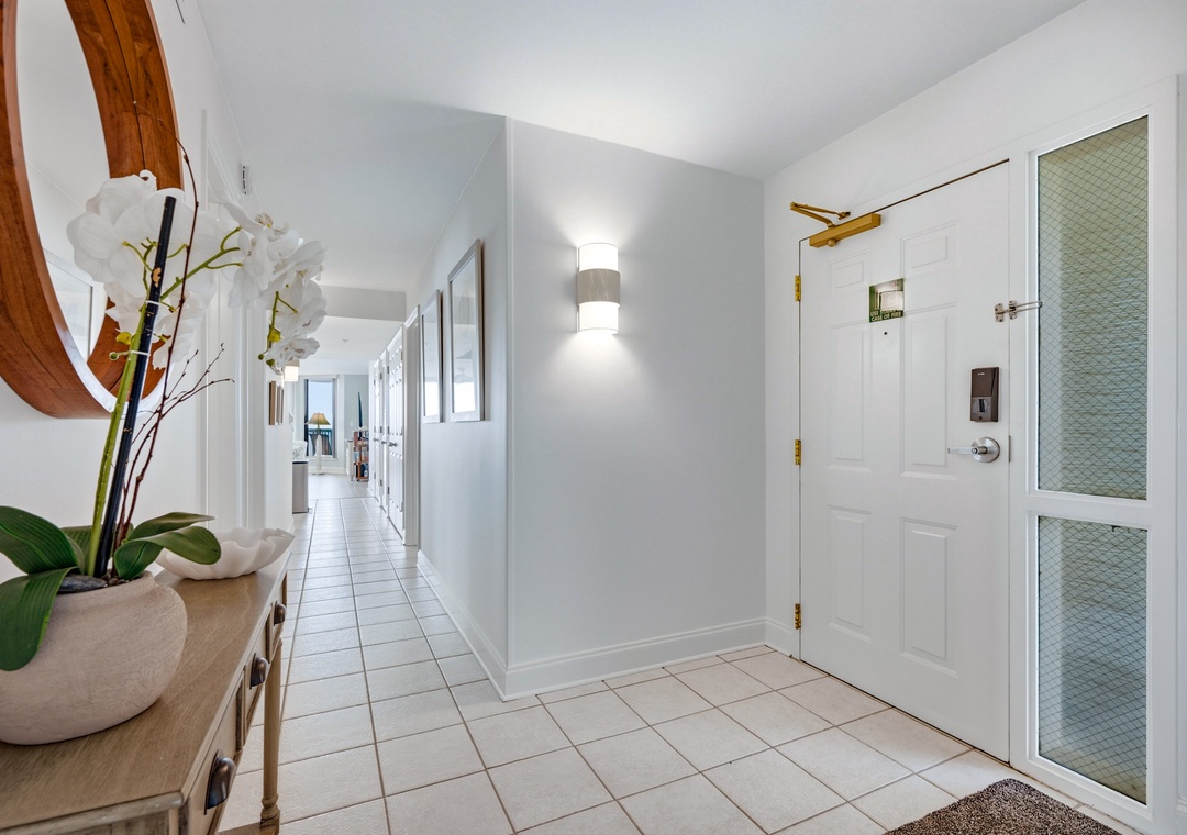 Emerald Cove 4A - Hallway