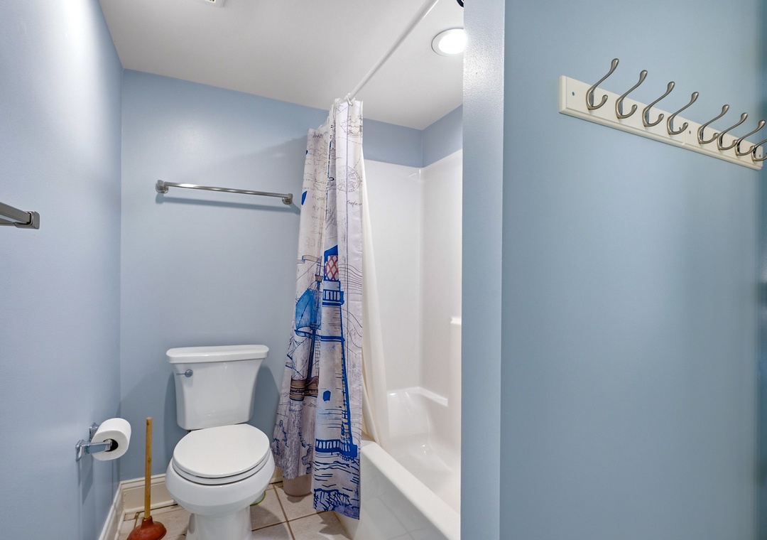 Emerald Cove 4A - Third Bath