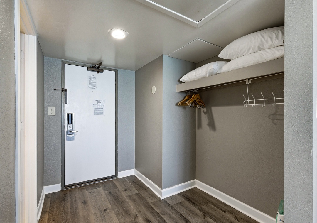 Ocean Reef 1608 Entry