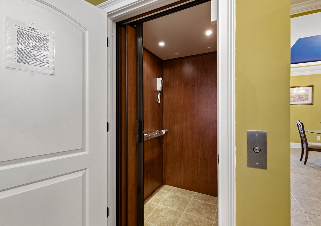 Regal Palms - Elevator