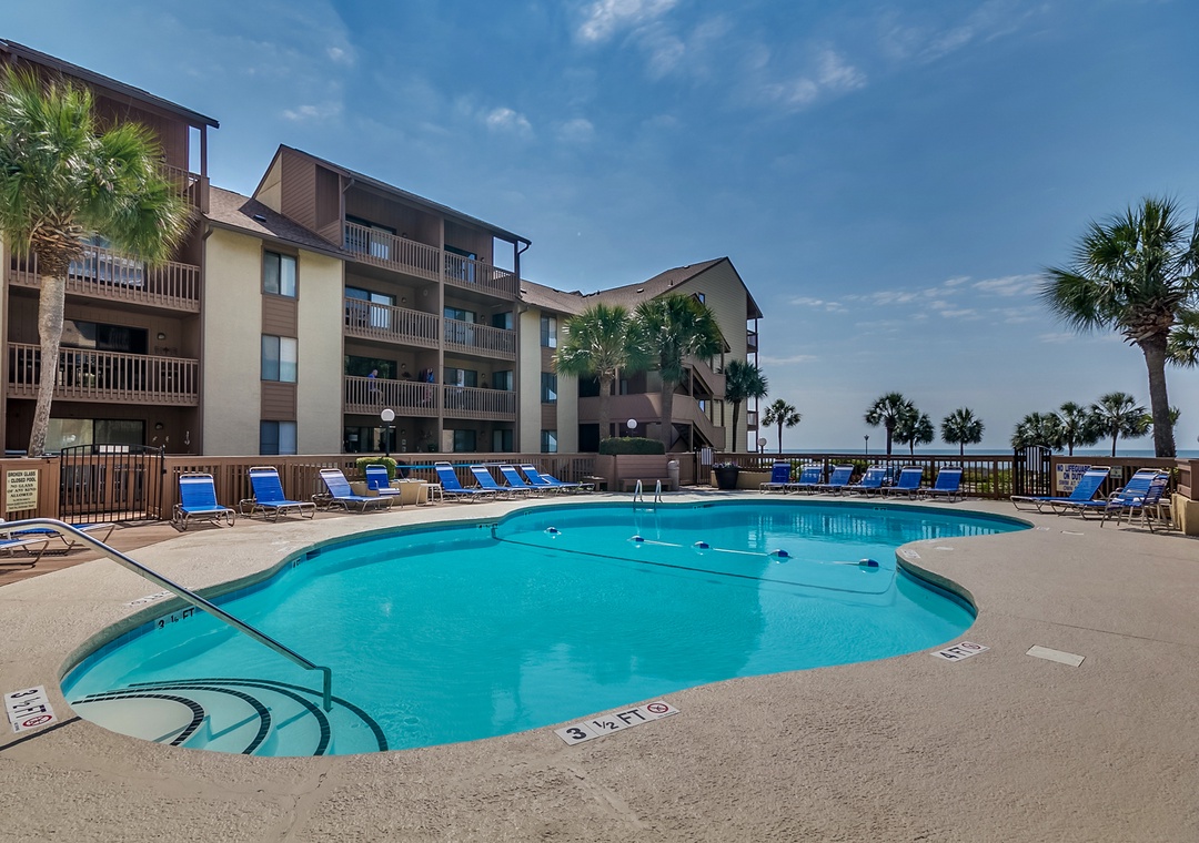 Anchorage I pool deck