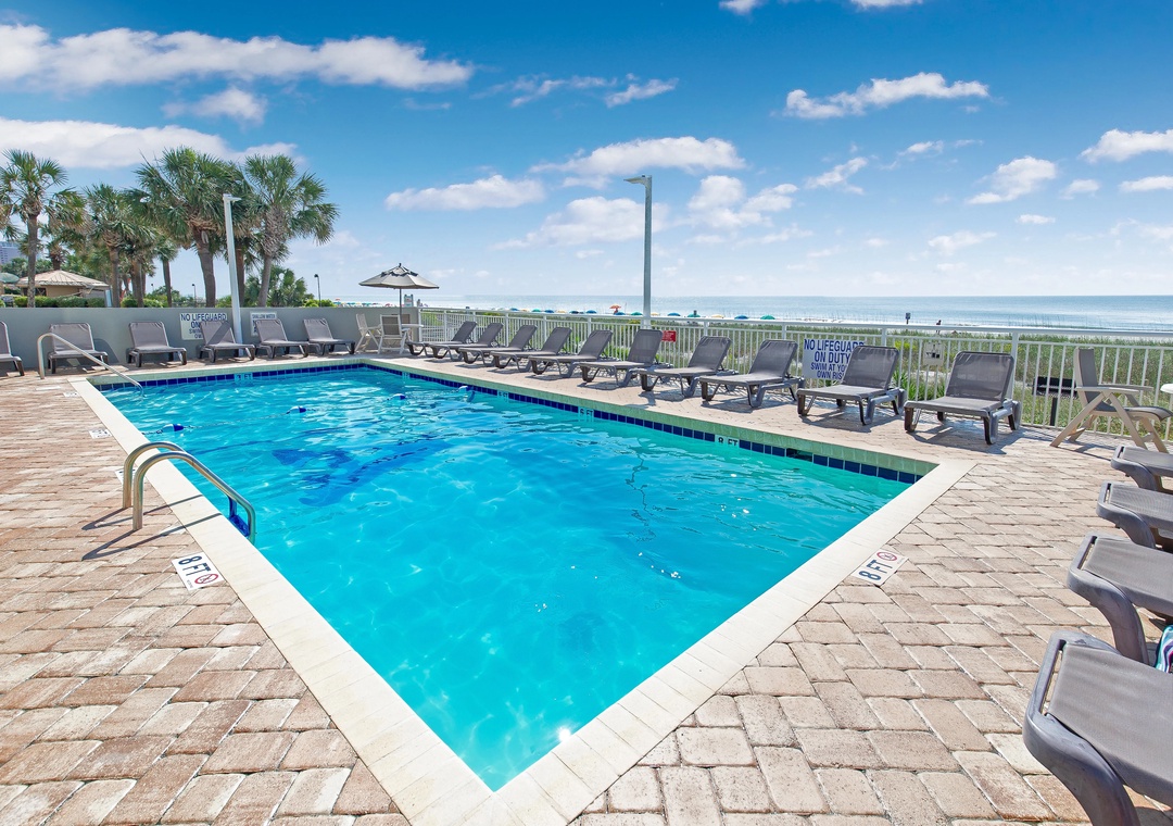 Oceanfront pool