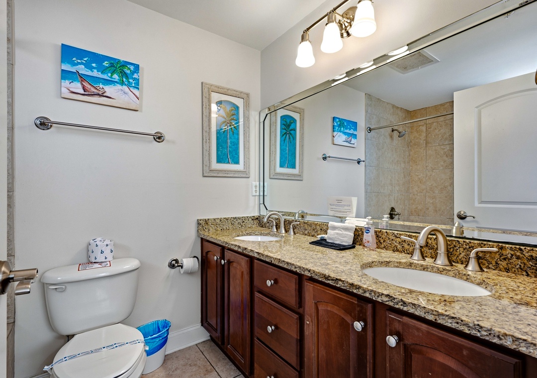 Ocean Breeze 2C | Full Bathroom