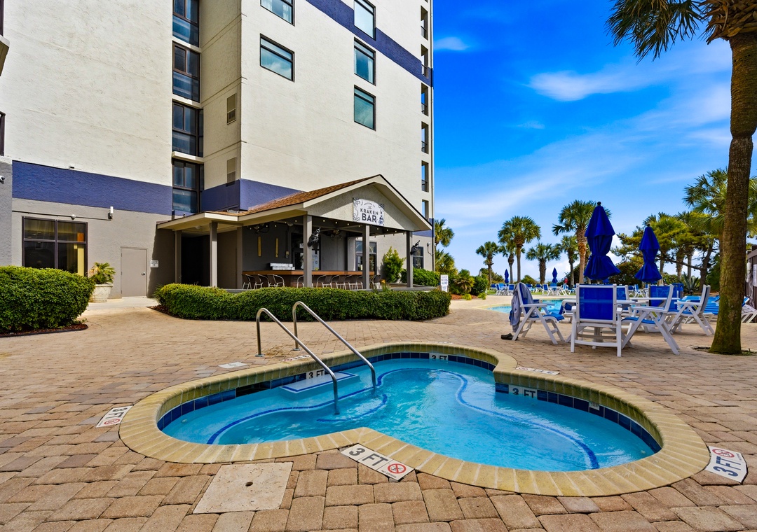Beach Colony Resort - Community Hot Tub