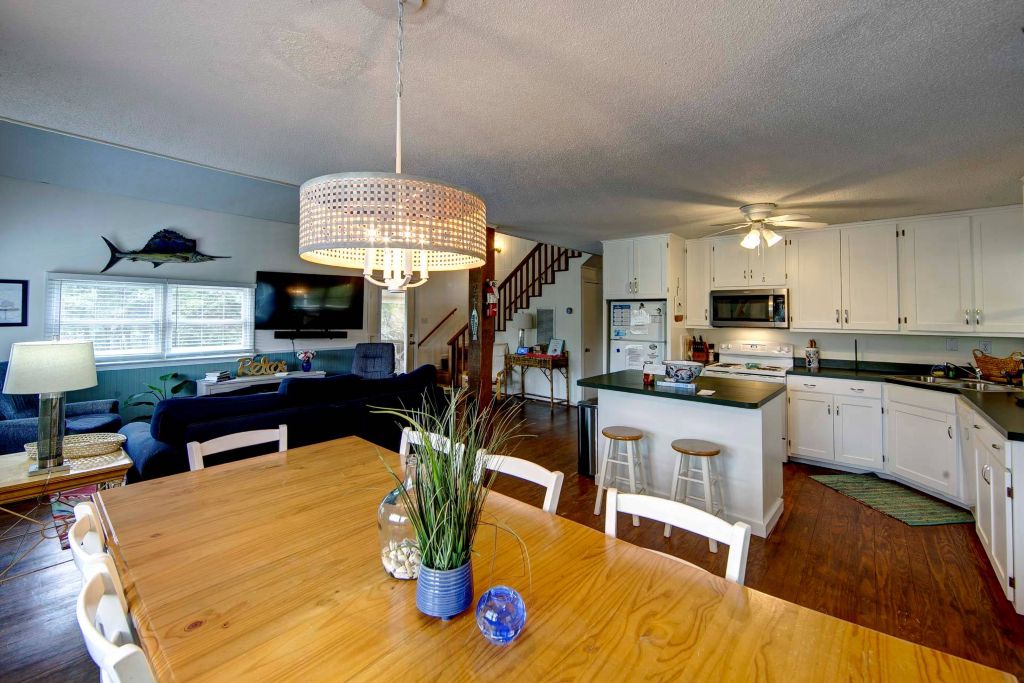 The Sailfish Cottage | Dining Area