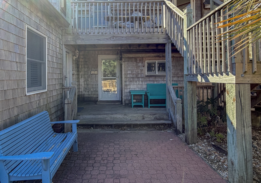 CV1B Porch with Entrance