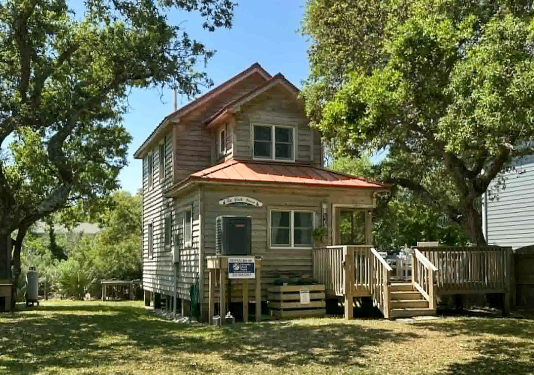 DC49: The Back House