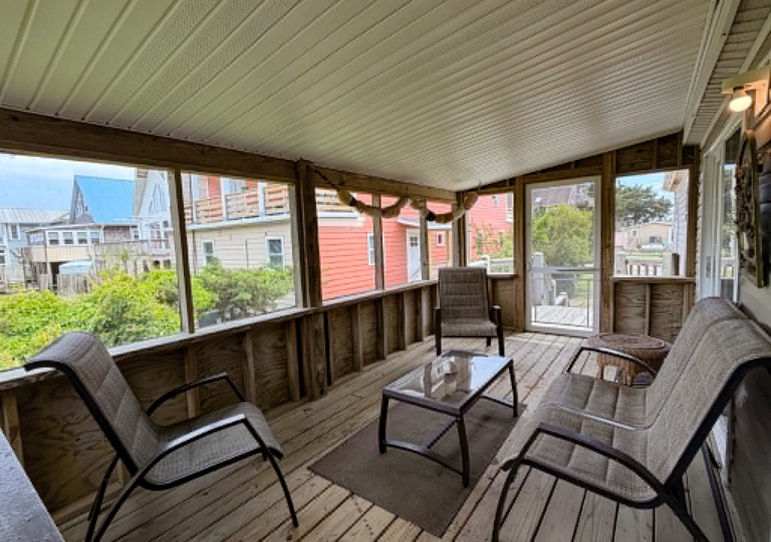 Screened Porch (alternate view) 