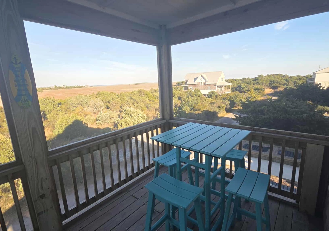 Screened Porch (alternate view)