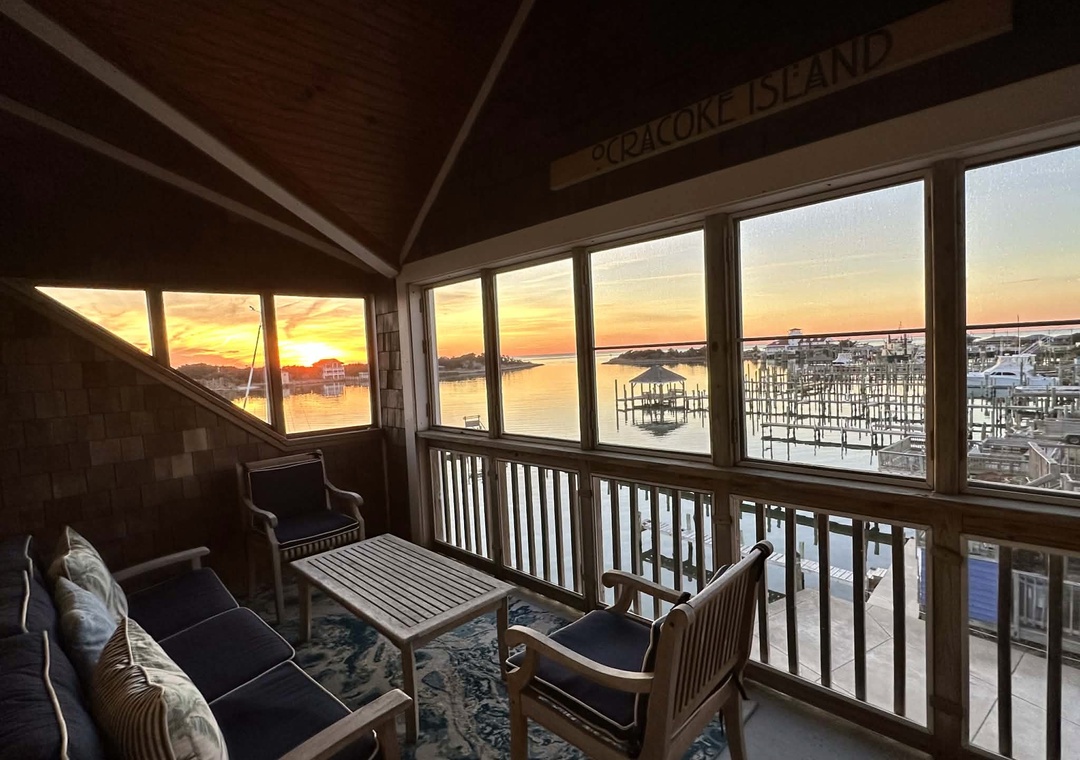 D101: Harborview, Harbor Front